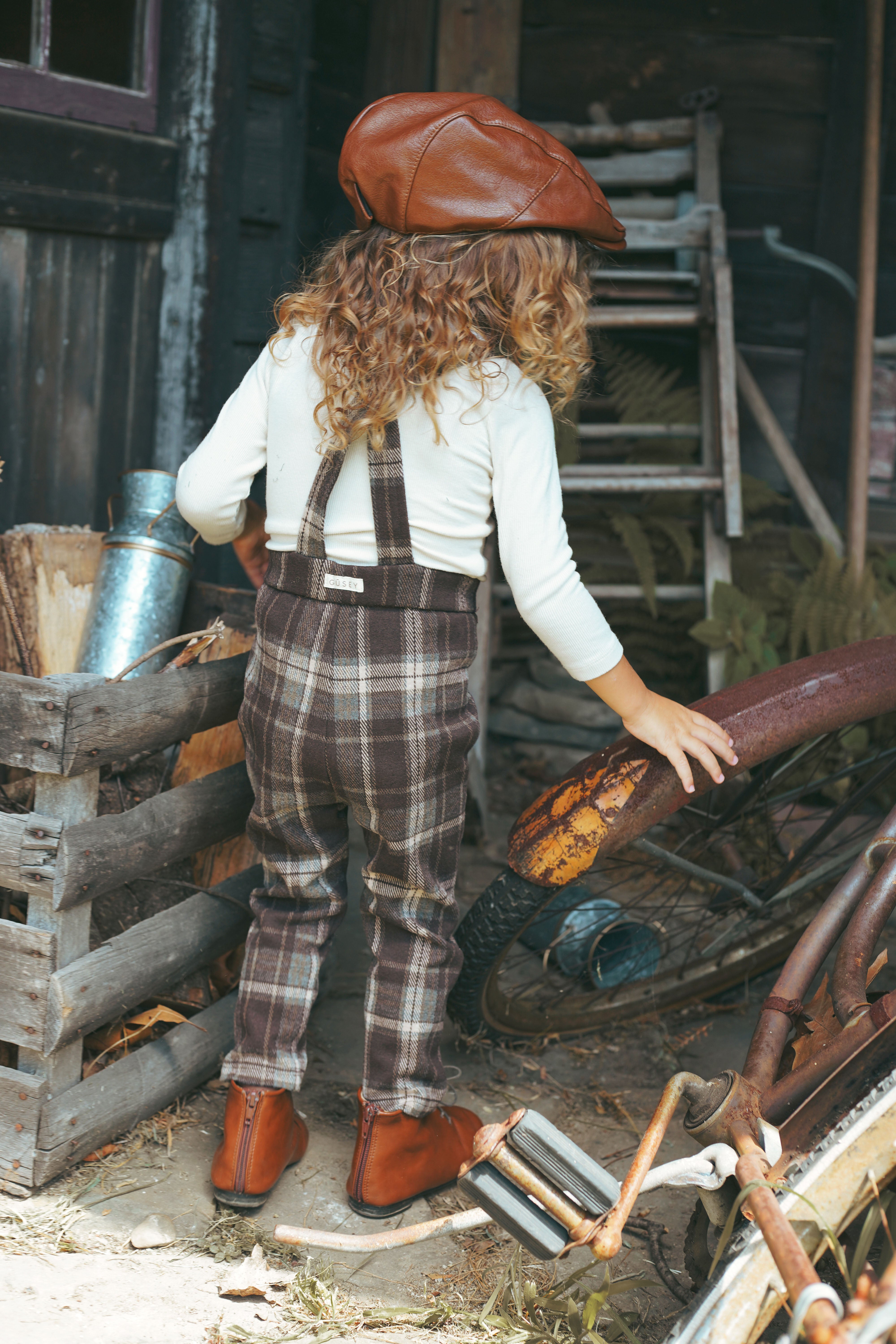 Plaid suspenders pants