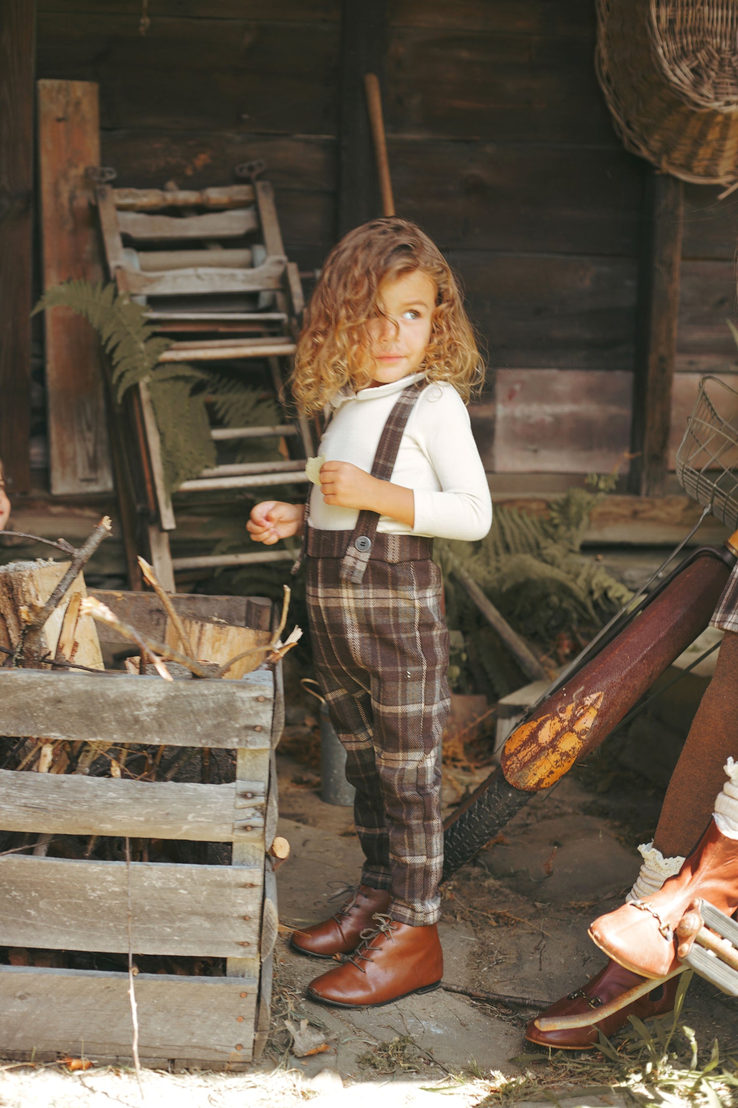 Plaid suspenders pants