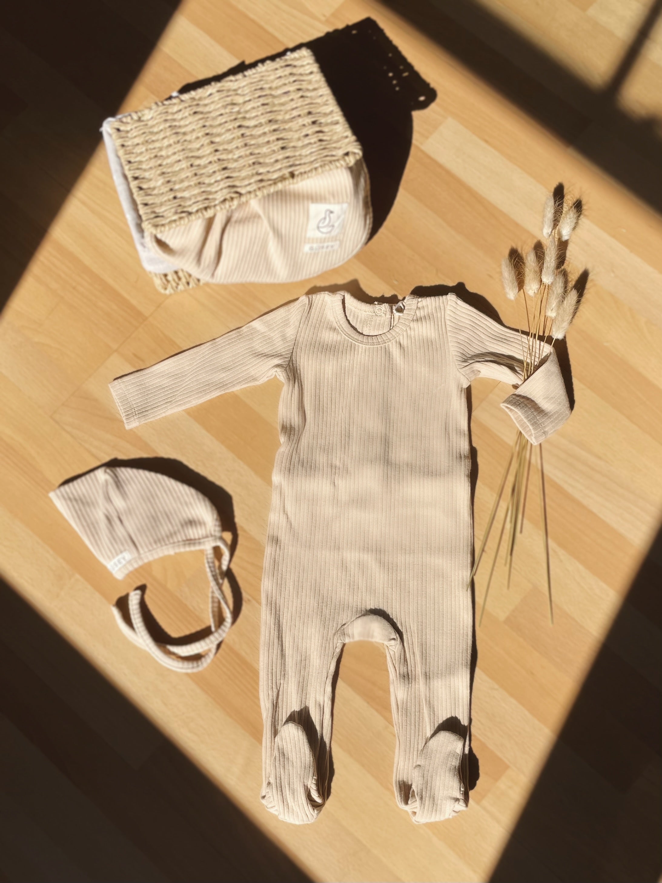 Layette set (tan)